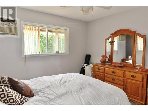 5852 Airport Street Unit# 6, Oliver, BC - Indoor Photo Showing Bedroom