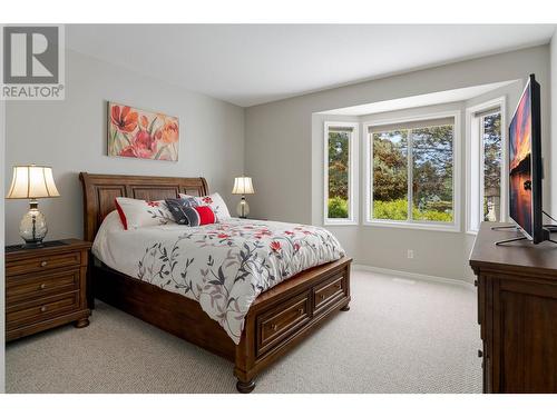 4149 Gallaghers Woodlands Drive, Kelowna, BC - Indoor Photo Showing Bedroom