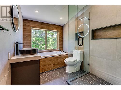 55 Candide Drive, Lumby, BC - Indoor Photo Showing Bathroom