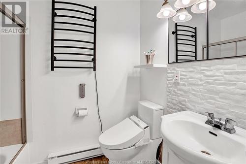 1250 Cottage Place, Windsor, ON - Indoor Photo Showing Bathroom