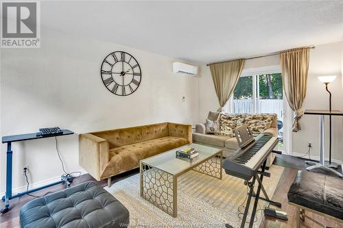 1250 Cottage Place, Windsor, ON - Indoor Photo Showing Living Room