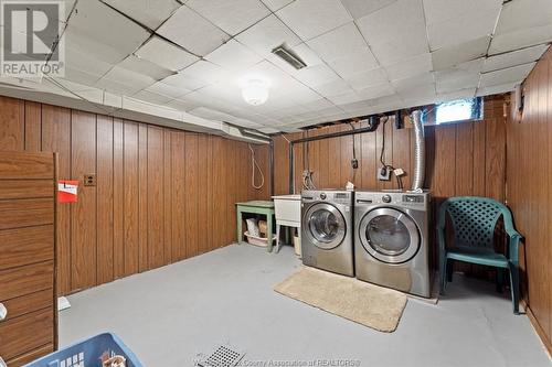 4015 Dougall Avenue, Windsor, ON - Indoor Photo Showing Laundry Room