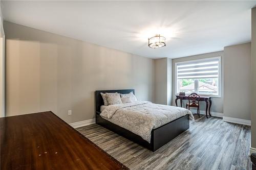 76 Melbourne Street, Hamilton, ON - Indoor Photo Showing Bedroom