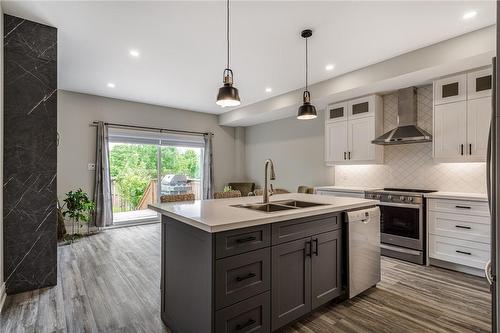 76 Melbourne Street, Hamilton, ON - Indoor Photo Showing Kitchen With Double Sink With Upgraded Kitchen