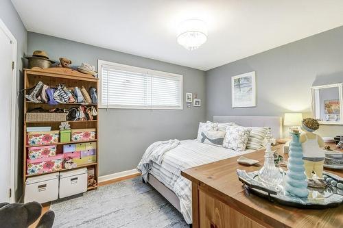 11 Ramsey Crescent, Hamilton, ON - Indoor Photo Showing Bedroom