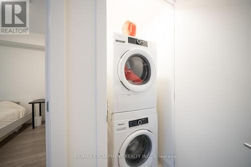 1109 - 212 King William Street, Hamilton, ON - Indoor Photo Showing Laundry Room