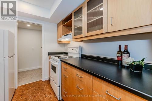 75 Reding Road, Hamilton, ON - Indoor Photo Showing Kitchen