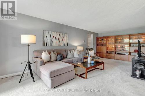 306 - 6 Shettleston Drive, Cambridge, ON - Indoor Photo Showing Living Room