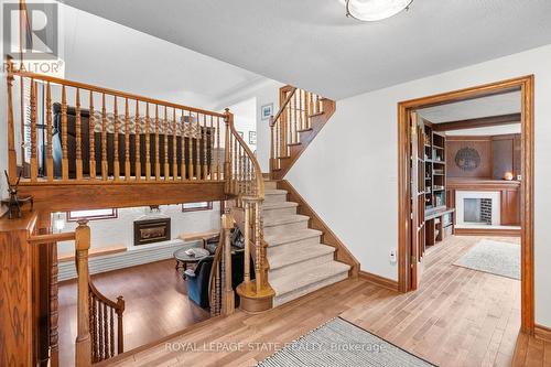 9 Hilts Drive, Hamilton, ON - Indoor Photo Showing Other Room