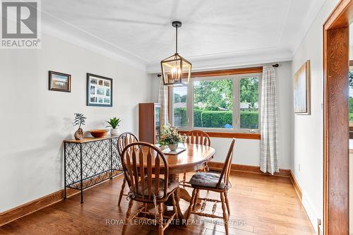 9 Hilts Drive, Hamilton, ON - Indoor Photo Showing Dining Room