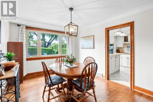 9 Hilts Drive, Hamilton, ON - Indoor Photo Showing Dining Room