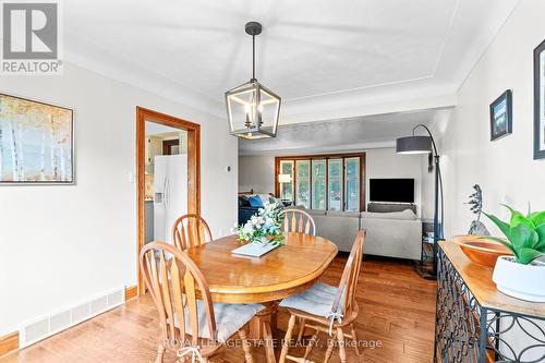 9 Hilts Drive, Hamilton, ON - Indoor Photo Showing Dining Room