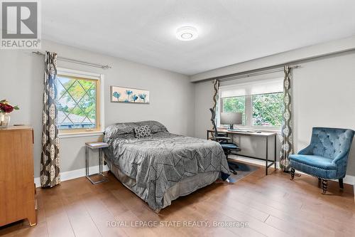 9 Hilts Drive, Hamilton, ON - Indoor Photo Showing Bedroom