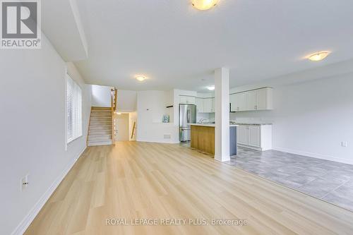 95 Charleswood Crescent, Hamilton, ON - Indoor Photo Showing Kitchen