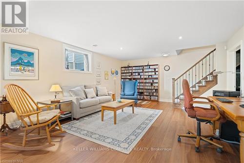 87 Butlers Drive N, Fort Erie, ON - Indoor Photo Showing Living Room