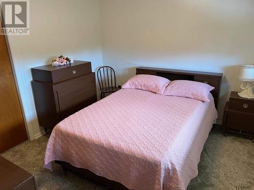 220 Pine St W, Temiskaming Shores, ON - Indoor Photo Showing Bedroom