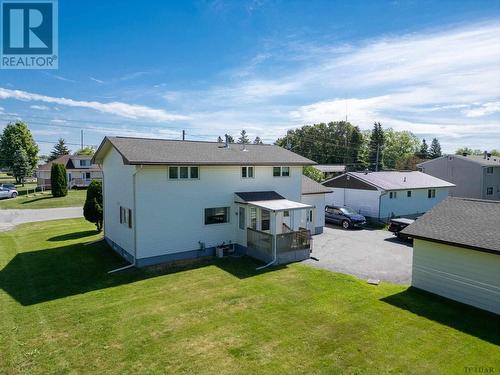 220 Pine St W, Temiskaming Shores, ON - Outdoor
