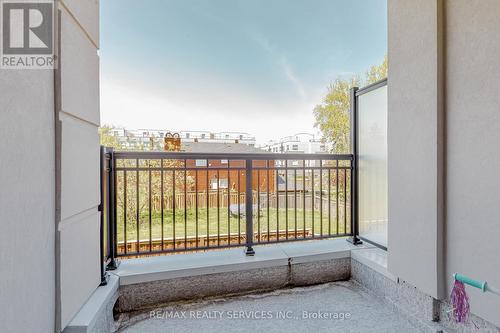 729 - 665 Cricklewood Drive, Mississauga, ON - Outdoor With Balcony With Exterior