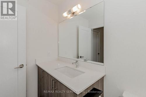 729 - 665 Cricklewood Drive, Mississauga, ON - Indoor Photo Showing Bathroom