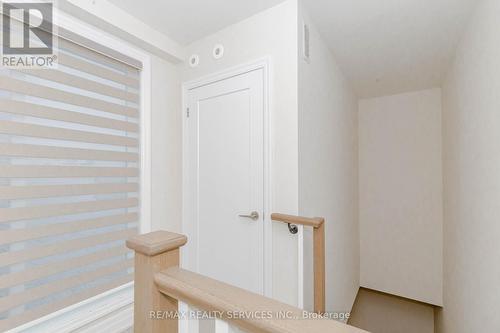 729 - 665 Cricklewood Drive, Mississauga, ON - Indoor Photo Showing Other Room