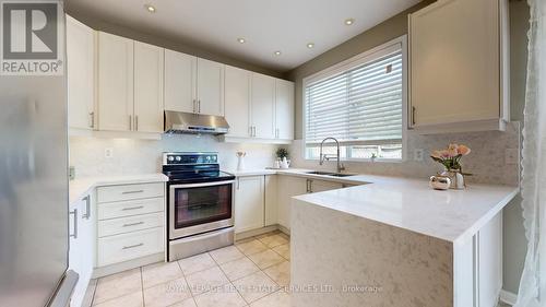 3798 Swiftdale Drive, Mississauga, ON - Indoor Photo Showing Kitchen With Upgraded Kitchen