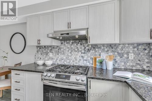 82 - 620 Ferguson Drive, Milton, ON - Indoor Photo Showing Kitchen With Upgraded Kitchen