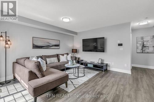 82 - 620 Ferguson Drive, Milton, ON - Indoor Photo Showing Living Room