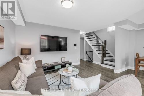 82 - 620 Ferguson Drive, Milton, ON - Indoor Photo Showing Living Room