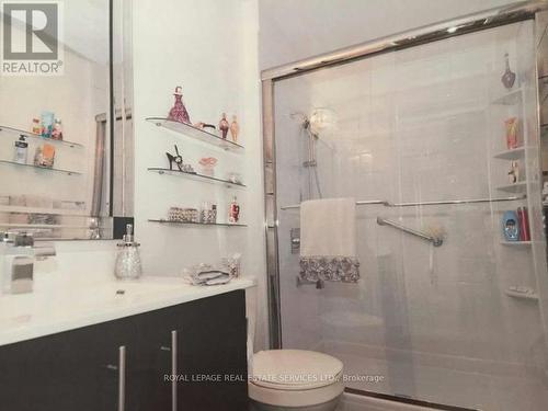 812 - 16 Brookers Lane, Toronto, ON - Indoor Photo Showing Bathroom