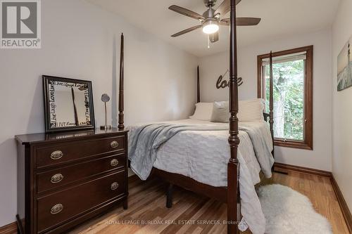 281 Wilson Street W, Hamilton, ON - Indoor Photo Showing Bedroom