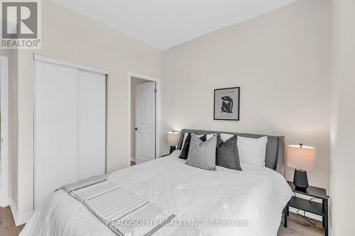 17 - 670 Atwater Avenue, Mississauga, ON - Indoor Photo Showing Bedroom