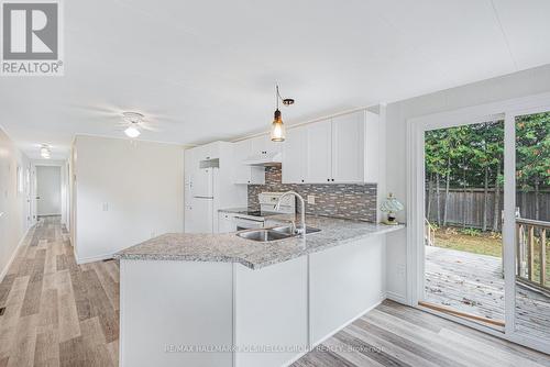 6 Carruthers Street S, Wasaga Beach, ON - Indoor Photo Showing Kitchen With Double Sink With Upgraded Kitchen