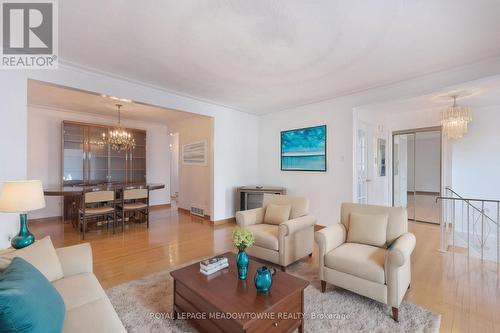 19 Benrubin Drive, Toronto, ON - Indoor Photo Showing Living Room