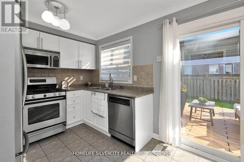 4 Napa Valley Crescent, Brampton, ON - Indoor Photo Showing Kitchen With Double Sink