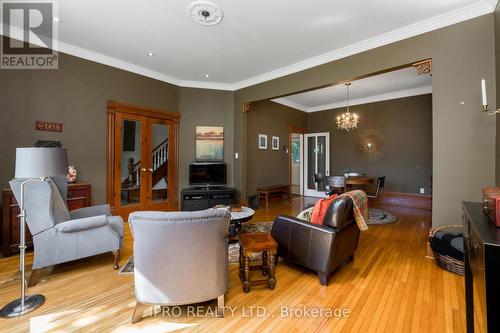 36 First Street, Orangeville, ON - Indoor Photo Showing Living Room