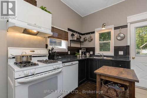 36 First Street, Orangeville, ON - Indoor Photo Showing Kitchen With Double Sink