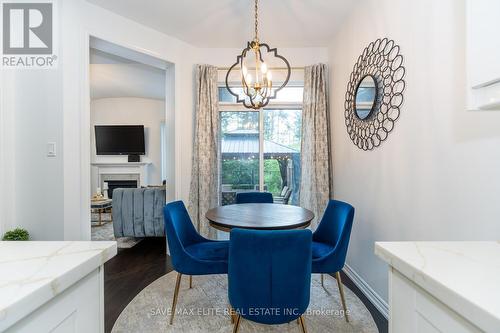 9 Upper Canada Court N, Halton Hills, ON - Indoor Photo Showing Dining Room