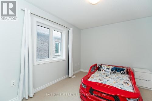 9 Upper Canada Court N, Halton Hills, ON - Indoor Photo Showing Bedroom