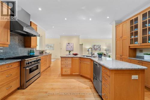 3187 Grassfire Crescent, Mississauga, ON - Indoor Photo Showing Kitchen With Double Sink