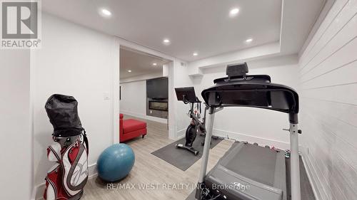 129 Beaconsfield Avenue, Toronto, ON - Indoor Photo Showing Gym Room