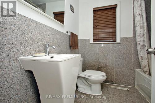 24 Panmure Crescent E, Toronto, ON - Indoor Photo Showing Bathroom