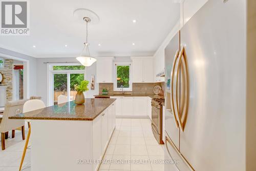 1432 Sandhurst Crescent, Pickering, ON - Indoor Photo Showing Kitchen With Upgraded Kitchen