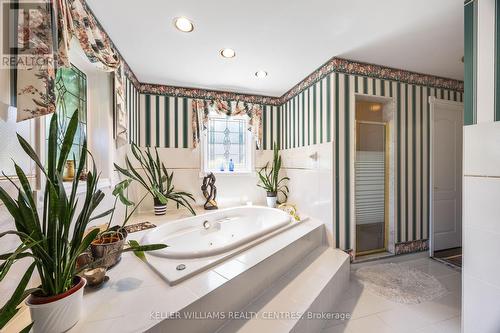 23 Carlyle Crescent, Aurora (Aurora Highlands), ON - Indoor Photo Showing Bathroom