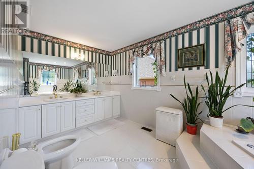 23 Carlyle Crescent, Aurora (Aurora Highlands), ON - Indoor Photo Showing Bathroom