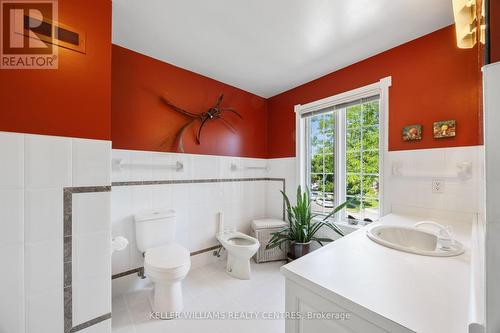 23 Carlyle Crescent, Aurora (Aurora Highlands), ON - Indoor Photo Showing Bathroom