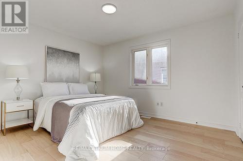45 Shoshana Drive, Richmond Hill, ON - Indoor Photo Showing Bedroom