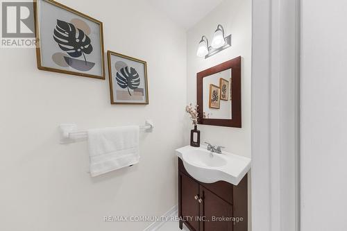 34 Avondale Drive, Clarington, ON - Indoor Photo Showing Bathroom
