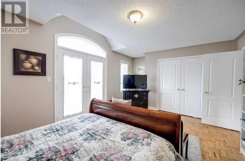 23 Sunset Ridge, Vaughan, ON - Indoor Photo Showing Bedroom