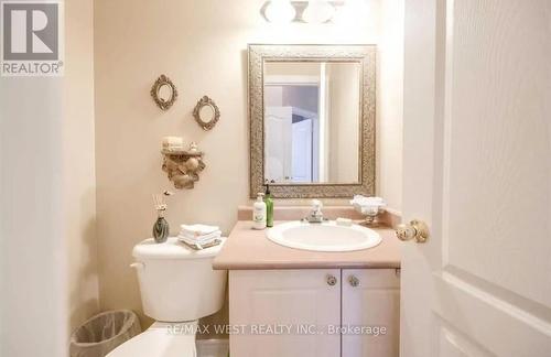 23 Sunset Ridge, Vaughan, ON - Indoor Photo Showing Bathroom