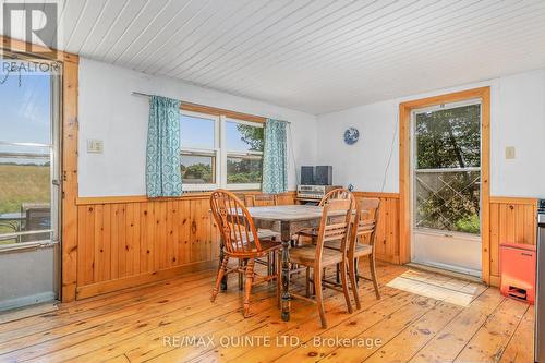 562 Waupoos Island Lane, Prince Edward County (North Marysburgh), ON - Indoor Photo Showing Dining Room